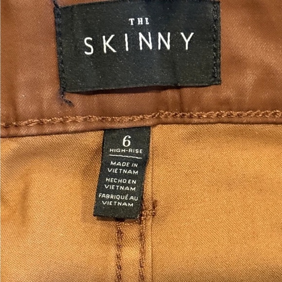 WHBM high rise skinny brown faux leather pants. Size 6 - Picture 5 of 9